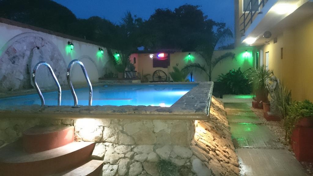 Hotel Posada La Regia แชมโปตอน ภายนอก รูปภาพ