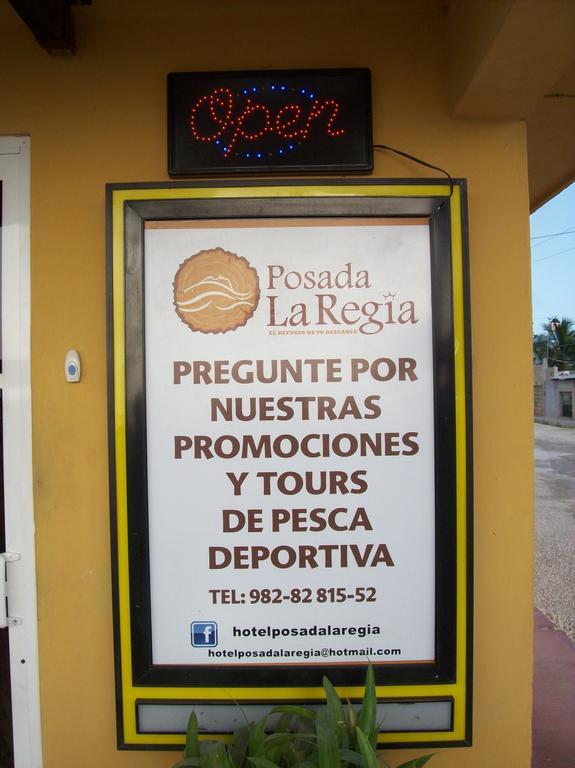Hotel Posada La Regia แชมโปตอน ภายนอก รูปภาพ