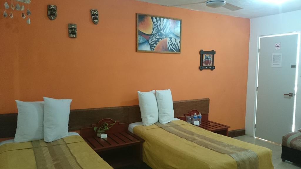 Hotel Posada La Regia แชมโปตอน ภายนอก รูปภาพ